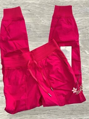 Lululemon Dance Studio Mid Rise Jogger Full Length Passionate NWT Size 4